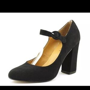 Report Lecrone closed toe MaryJane pumps black suede size 9